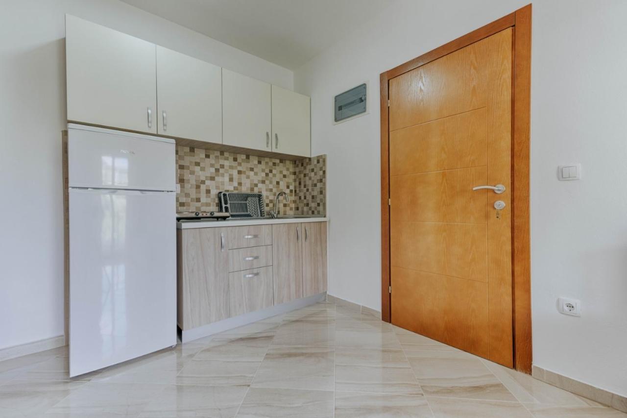 Sea Garden Apartments Dobra Voda Exterior photo